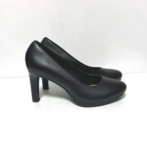 Clarks Ambyr Joy Women's Size 7 M Black Leather Closed Toe Slip On Pumps
